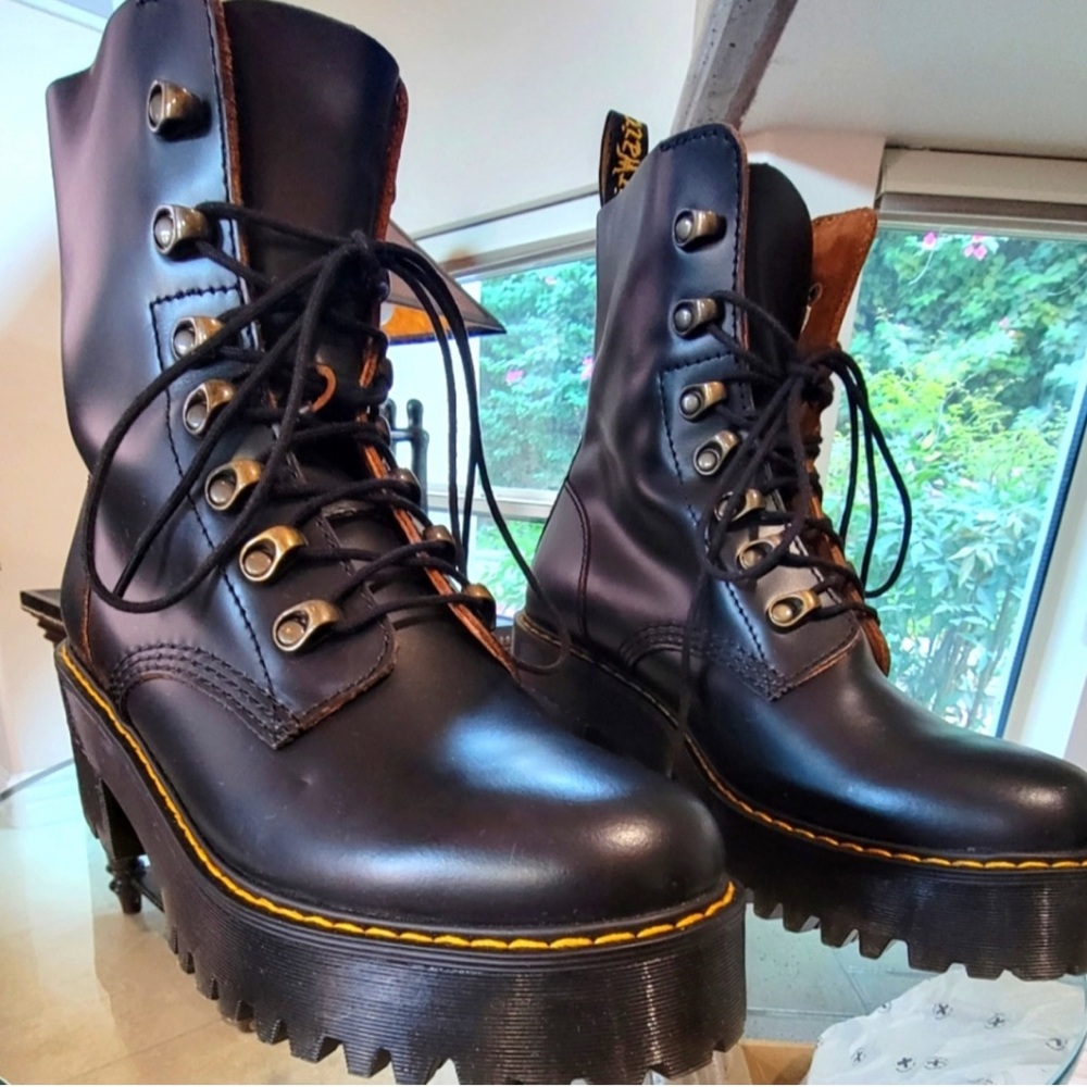 Dr. Martin boots size 9